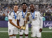 开云体育官网-南美足球巨星在英超比赛中表现出色