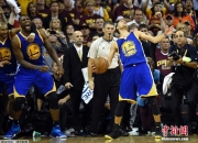 开云体育直播-骑士队逆袭对手，瓜分胜利果实！