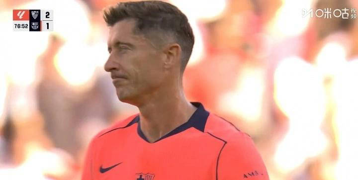 巴西爆冷塞维利亚，莱万统治全场的简单介绍