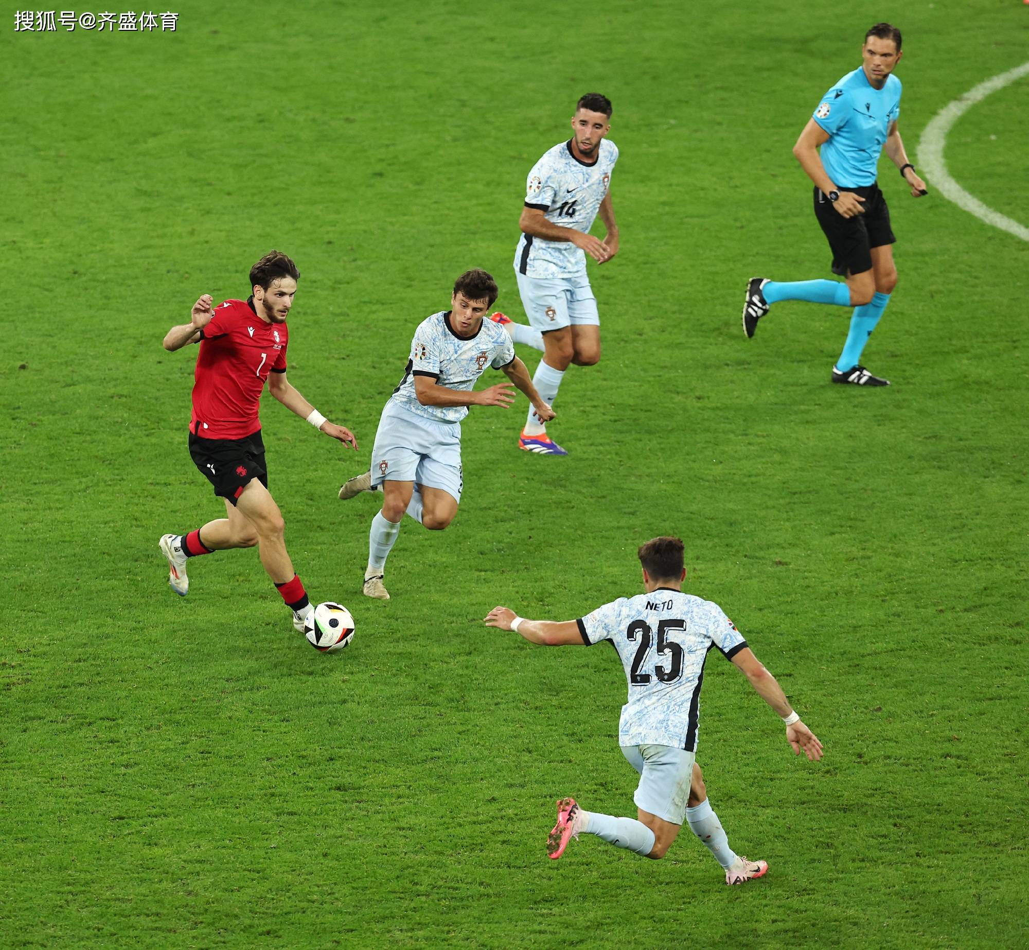 格鲁吉亚国家队备战欧洲杯，艰难抗击逆境的简单介绍