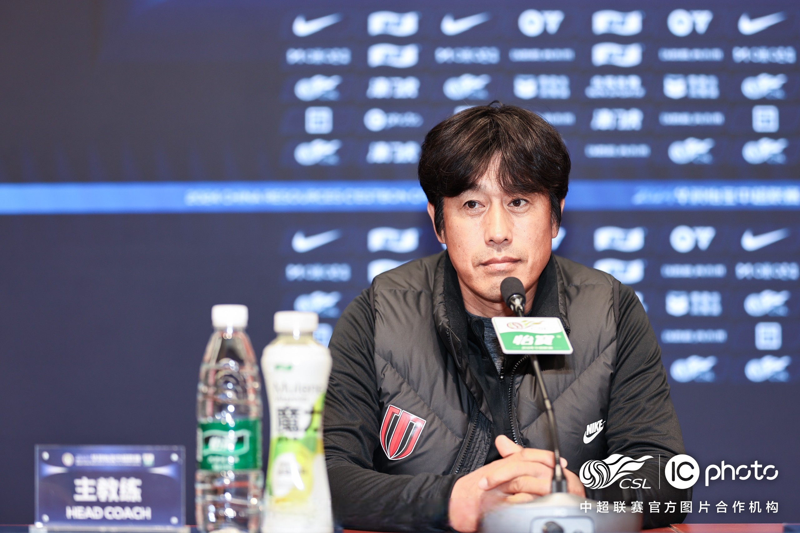 球队主教练表达对球员表现的满意