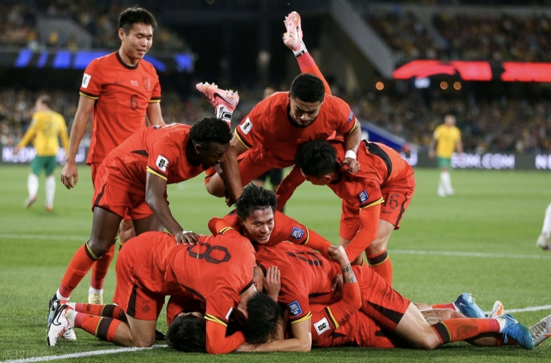 激烈角逐，国际足球比赛令人期待