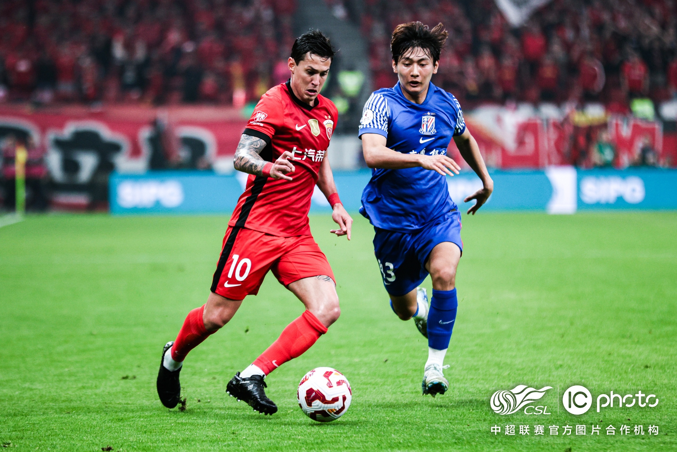 关于联赛榜首之争进入白热化,各队展开激烈争夺的信息 关于联赛榜首之争进入白热化,各队展开激烈争夺的信息