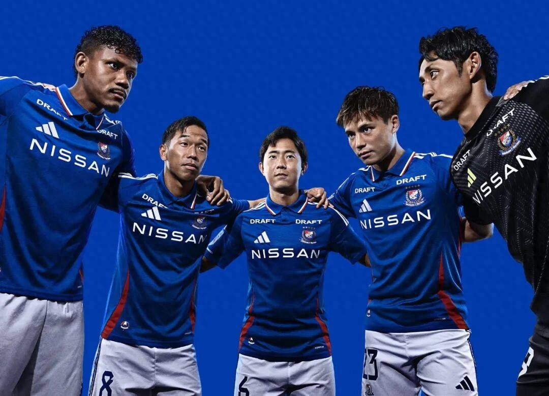 横滨水手队获得胜利，晋级淘汰赛