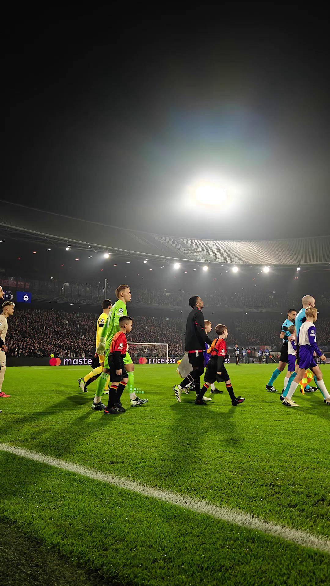 关于欧预赛比赛现场球迷热情高涨,现场气氛火爆的信息 关于欧预赛比赛现场球迷热情高涨,现场气氛火爆的信息