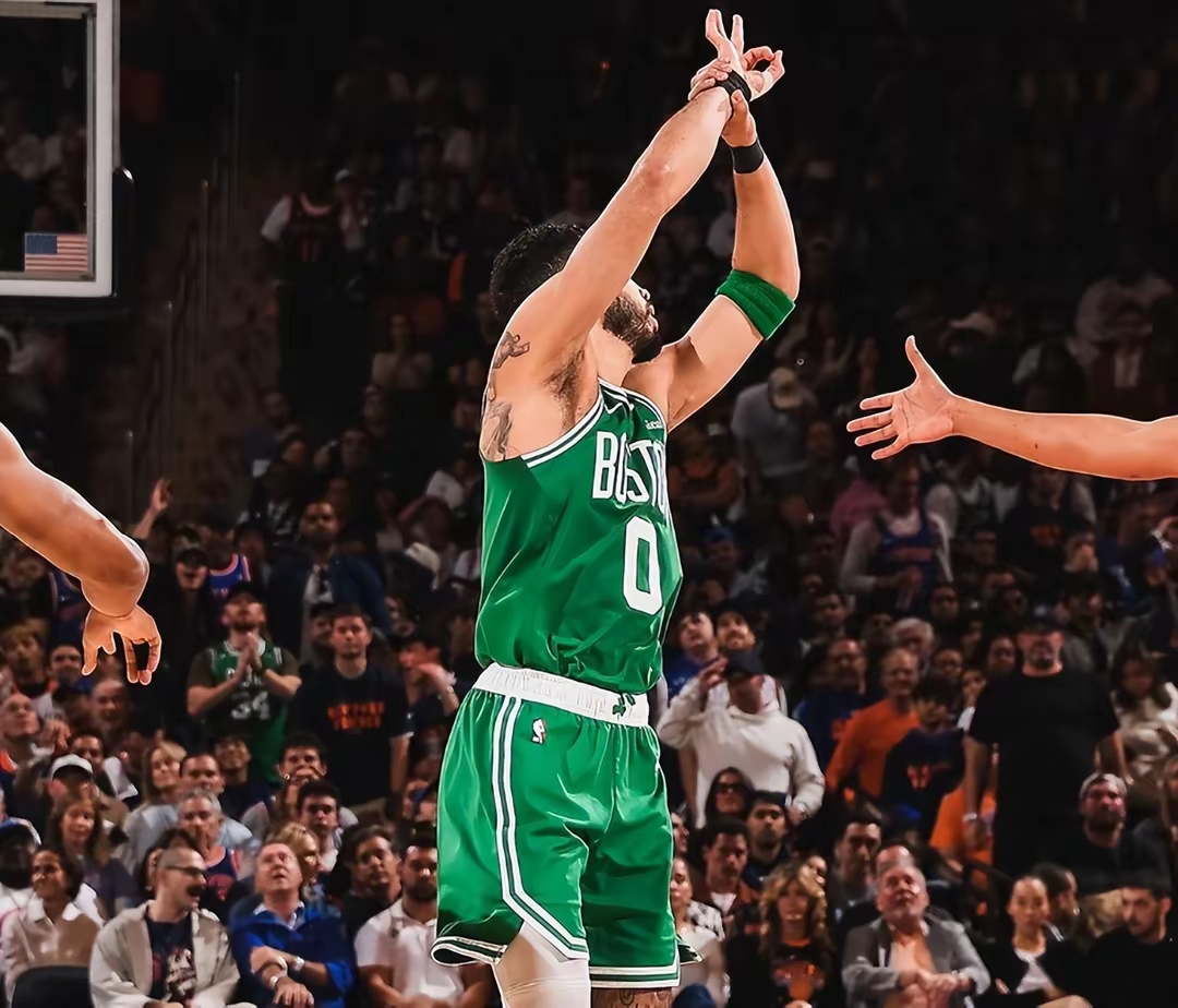 凯尔特人大胜骑士，继续领跑东部