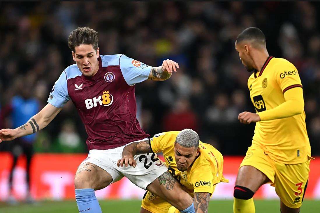 包含阿斯顿维拉球员斗志昂扬，英超竞争火爆异常的词条