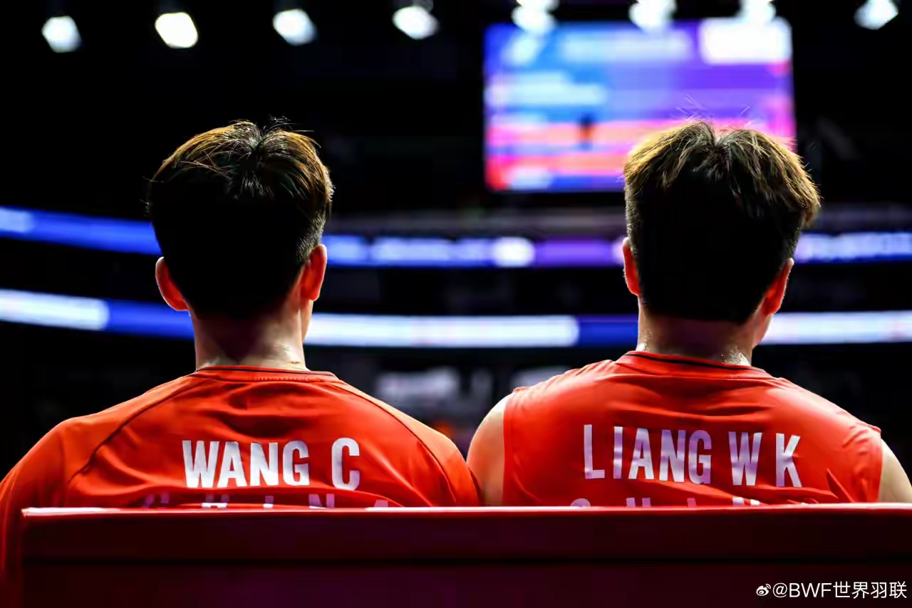 关于印度羽毛球队鏖战中国羽毛球队，谌龙完成帽子戏法的信息