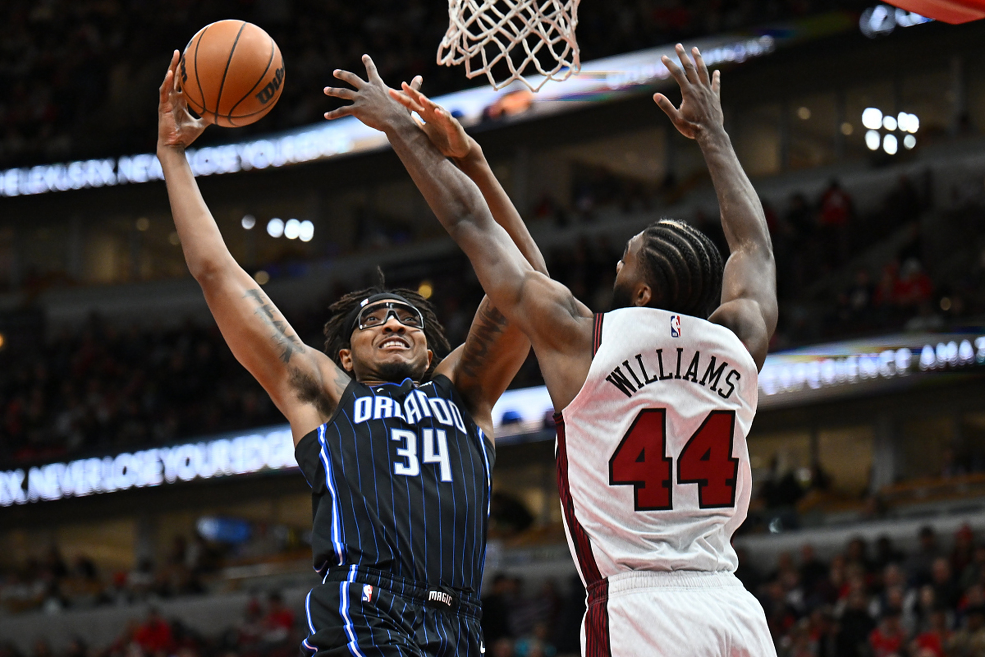 鹈鹕轻取菲律宾男篮,瓦兰丘纳斯三分雨点燃全场的简单介绍 鹈鹕轻取菲律宾男篮,瓦兰丘纳斯三分雨点燃全场的简单介绍