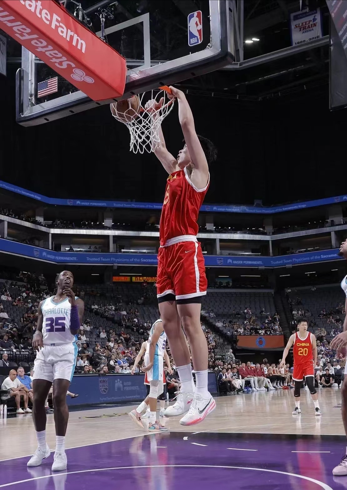 黄蜂力克土耳其男篮，汉密尔顿打破历史纪录的简单介绍