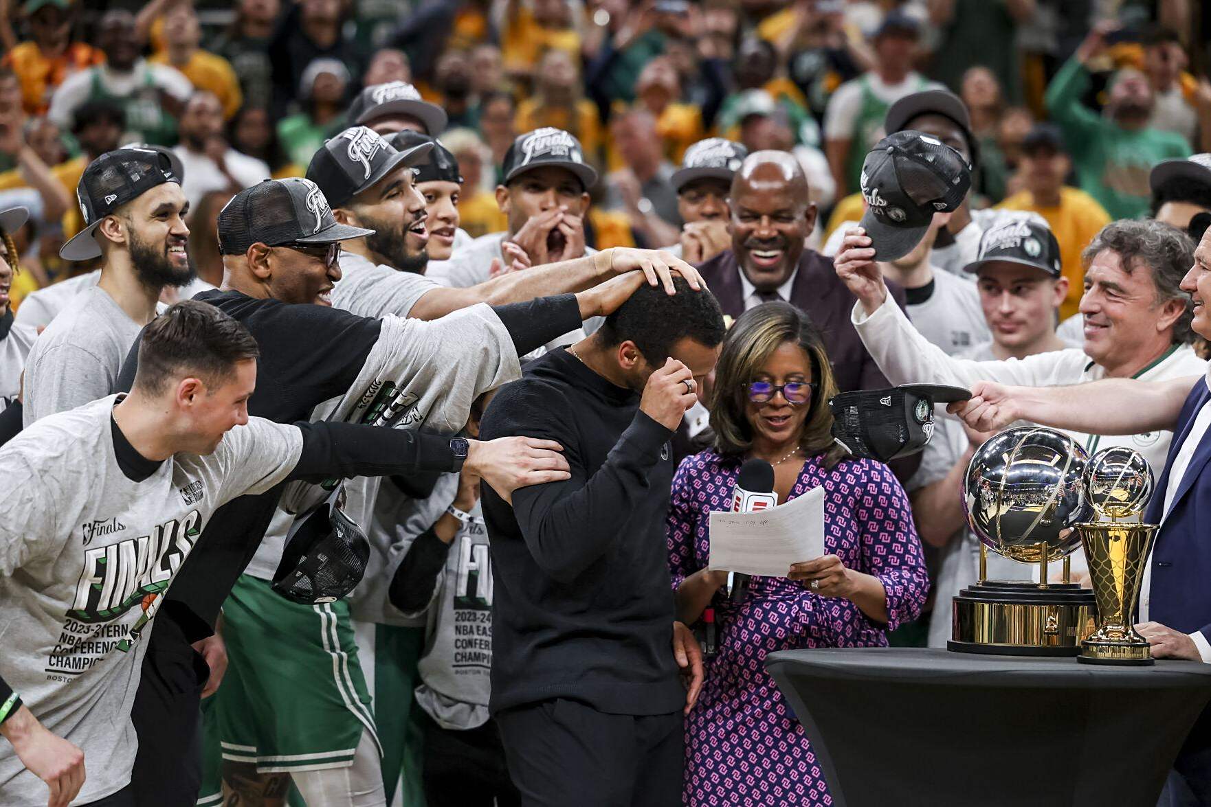 凯尔特人完胜福建队,易建联统治全场的简单介绍 凯尔特人完胜福建队,易建联统治全场的简单介绍