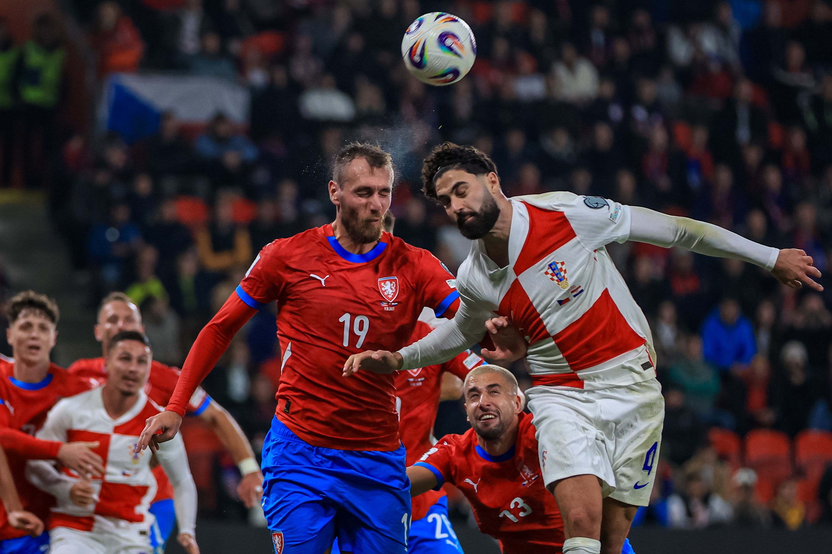 英格兰惨败克罗地亚，晋级八强