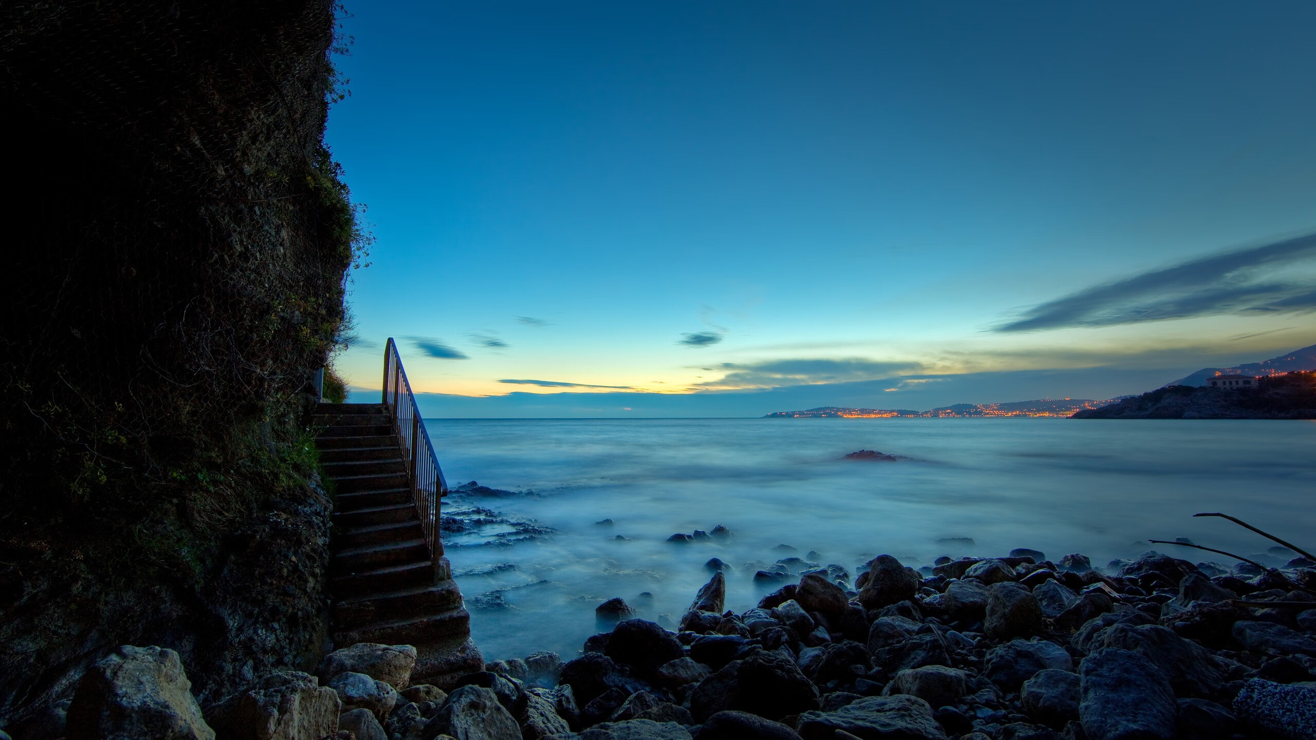 赛道与球场，当F1引擎轰鸣时，德罗赞在芝加哥证明自己的夜晚