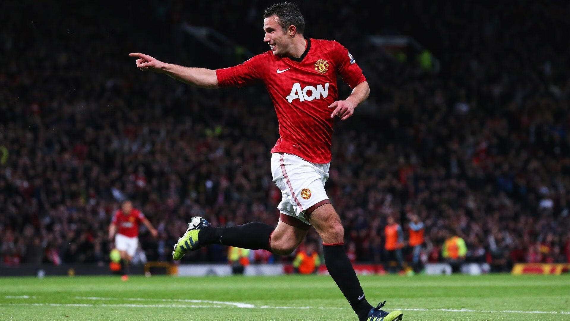 跨界主宰，从篮球场到F1赛道，今夜我们见证双重接管