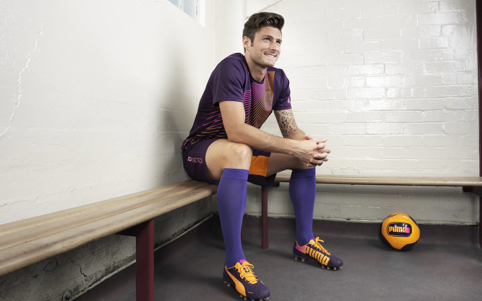 独行侠鏖战黄蜂,西亚卡姆全程高能输出,诠释现代锋线统治力