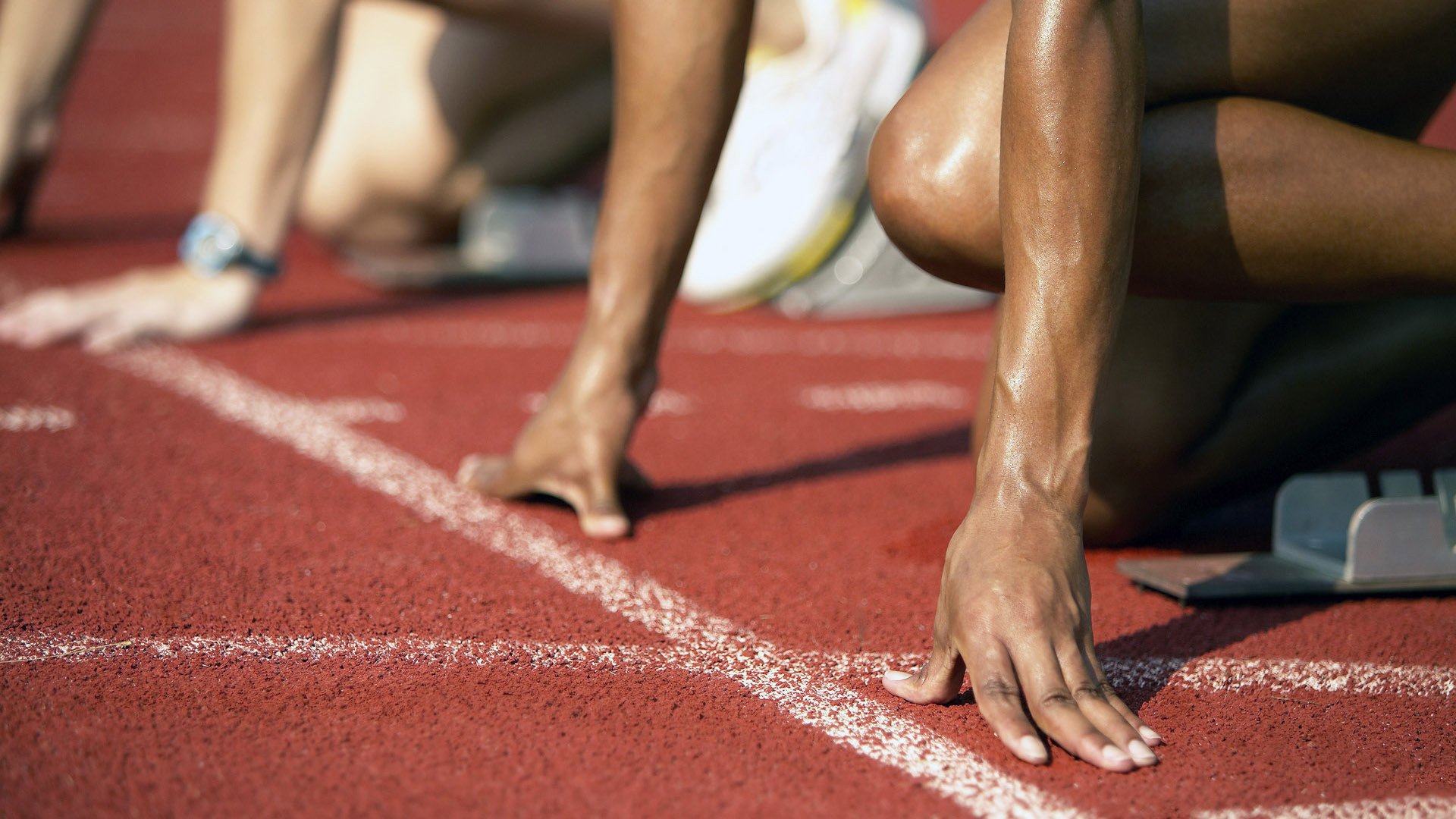 红土与硬地的交响，辛纳蒙特卡洛鏖战后美网刷新纪录的传奇之旅